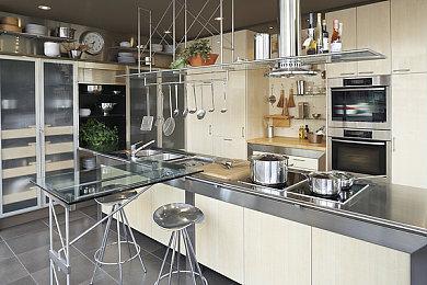 索泰RTX 5090玩《战地6》时突然起火 PCB严重熔化